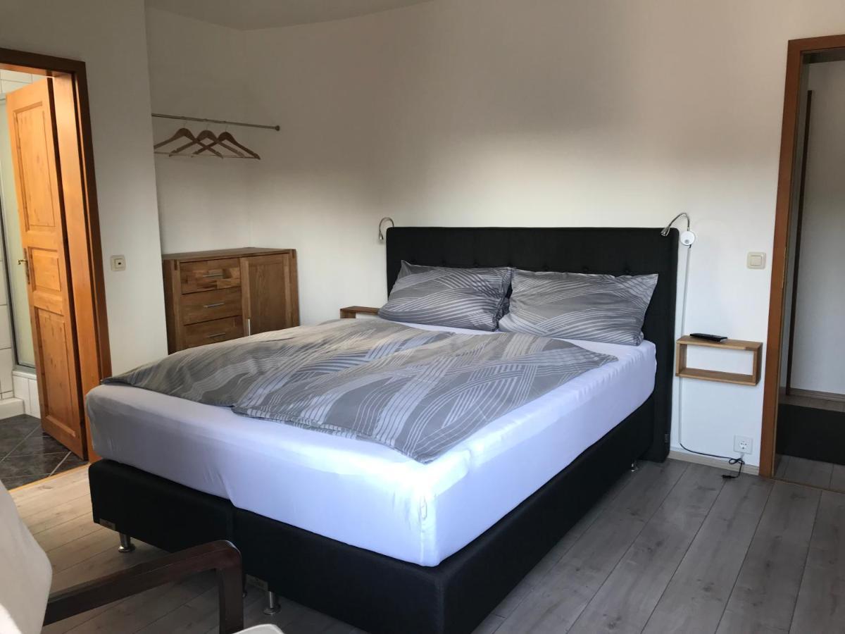 Landhotel Linden Am Venekotensee Niederkruechten Luaran gambar