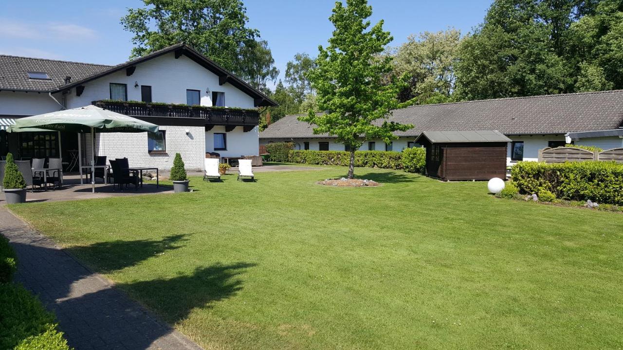Landhotel Linden Am Venekotensee Niederkruechten Luaran gambar
